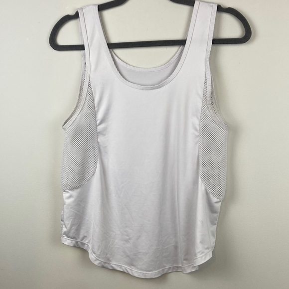 Women’s workout tank with mesh sides - Picture 1 of 3